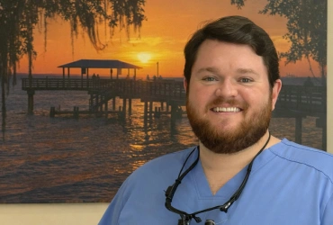 Img-meet-the-team-Dr. Rony Young